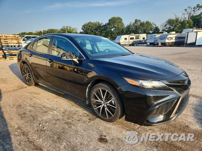 Czwarte zdjęcie samochodu z boku: 2023 TOYOTA CAMRY SE VIN:4T1G11AK0PU161304 - miniatura