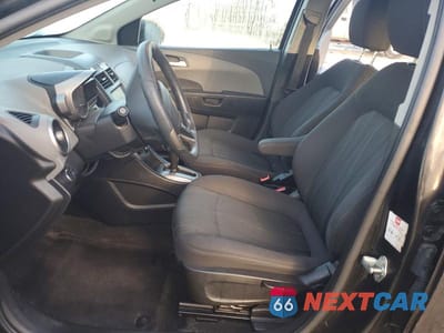 Zdjęcie 7 z 12 samochodu: 2016 CHEVROLET SONIC LT VIN:1G1JC6SH5G4149386 - miniatura