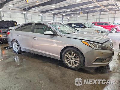 Czwarte zdjęcie samochodu z boku: 2015 HYUNDAI SONATA SE VIN:5NPE24AF9FH122944 - miniatura