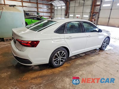 Trzecie zdjęcie samochodu z tyłu: 2024 VOLKSWAGEN JETTA SPORT VIN:3VWBM7BU0RM072491 - miniatura