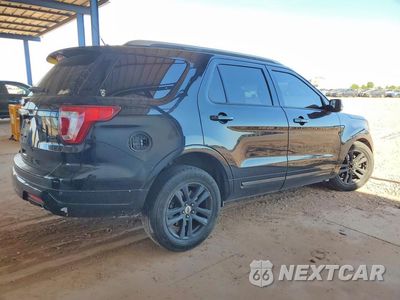 Trzecie zdjęcie samochodu z tyłu: 2018 FORD EXPLORER XLT VIN:1FM5K8D86JGB60385 - miniatura