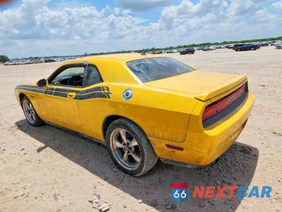 Drugie zdjęcie samochodu z przodu: 2010 DODGE CHALLENGER R/T VIN:2B3CJ5DT2AH174467 - miniatura