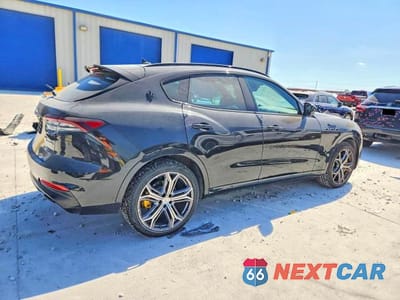 Trzecie zdjęcie samochodu z tyłu: 2022 MASERATI LEVANTE MODENA VIN:ZN661YUM3NX383755 - miniatura