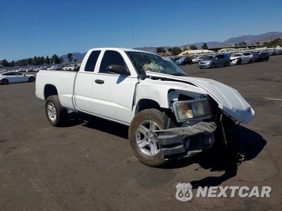 Czwarte zdjęcie samochodu z boku: 2011 DODGE DAKOTA SLT VIN:1D7RE3BK5BS679267 - miniatura