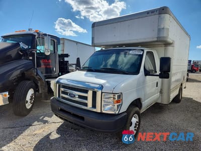 2008 FORD E450 DELIVERY TRUCK 1FDXE45S38DB21137 - główne zdjęcie licytacji z USA - miniatura