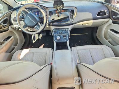Zdjęcie 8 z 12 samochodu: 2015 CHRYSLER 200 C VIN:1C3CCCEG2FN673755 - miniatura