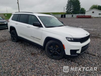Czwarte zdjęcie samochodu z boku: 2023 JEEP GRAND CHEROKEE L LAREDO VIN:1C4RJKAG1P8877409 - miniatura