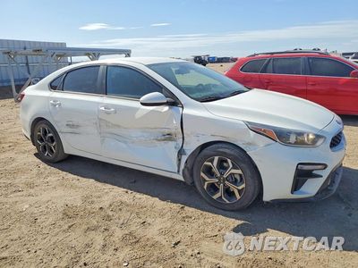 Czwarte zdjęcie samochodu z boku: 2019 KIA FORTE LXS VIN:3KPF24AD0KE083744 - miniatura