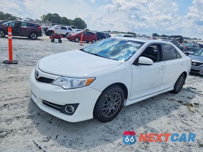 2014 TOYOTA CAMRY SE 4T1BF1FK3EU796549 - główne zdjęcie licytacji z USA - miniatura