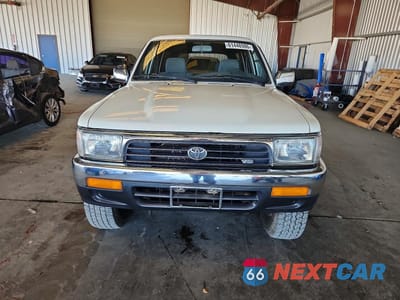 Piąte zdjęcie samochodu w środku: 1995 TOYOTA 4RUNNER SR5 V6 VIN:JT3VN39W8S0172378 - miniatura