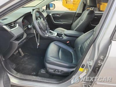 Zdjęcie 7 z 13 samochodu: 2020 TOYOTA RAV4 XLE PREMIUM VIN:JTMA1RFV4LJ031209 - miniatura