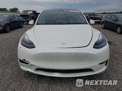 Piąte zdjęcie samochodu w środku: 2024 TESLA MDL Y VIN:7SAYGDEE4RF207146 - miniatura