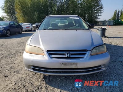 Piąte zdjęcie samochodu w środku: 2001 HONDA ACCORD VALUE VIN:1HGCF86611A047895 - miniatura