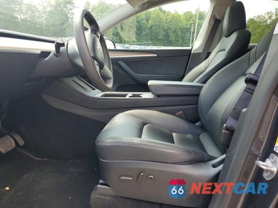 Zdjęcie 7 z 13 samochodu: 2024 TESLA MODEL Y VIN:7SAYGDEE8RA244598 - miniatura