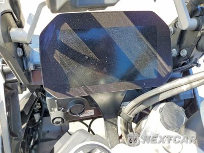 Zdjęcie 7 z 8 samochodu: 2024 BMW R 1250 GS ADVENTURE VIN:WB10M1308R6J77876 - miniatura