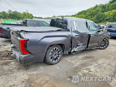 Trzecie zdjęcie samochodu z tyłu: 2025 TOYOTA TUNDRA CREWMAX LIMITED VIN:5TFJA5DBXSX314842 - miniatura