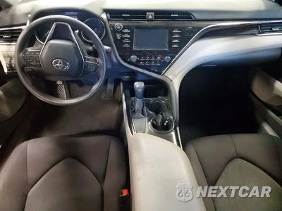 Zdjęcie 8 z 12 samochodu: 2018 TOYOTA CAMRY LE VIN:4T1B11HK4JU533475 - miniatura