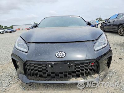 Piąte zdjęcie samochodu w środku: 2024 TOYOTA GR86 BASE VIN:JF1ZNBB17R8760909 - miniatura