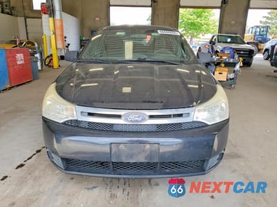 Piąte zdjęcie samochodu w środku: 2010 FORD FOCUS SE VIN:1FAHP3FN0AW248658 - miniatura