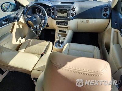 Zdjęcie 8 z 13 samochodu: 2012 VOLKSWAGEN TIGUAN S VIN:WVGAV7AXXCW609779 - miniatura
