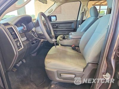 Zdjęcie 7 z 12 samochodu: 2018 RAM 1500 ST VIN:1C6RR6FG4JS280555 - miniatura