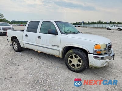 Czwarte zdjęcie samochodu z boku: 2005 GMC NEW SIERRA C1500 VIN:2GTEC13T851120634 - miniatura