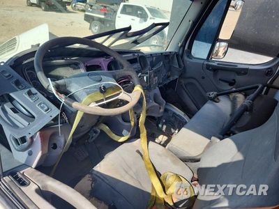 Zdjęcie 8 z 13 samochodu: 2015 FREIGHTLINER M2 106 MED VIN:1FUBCXCY7FHGJ9940 - miniatura