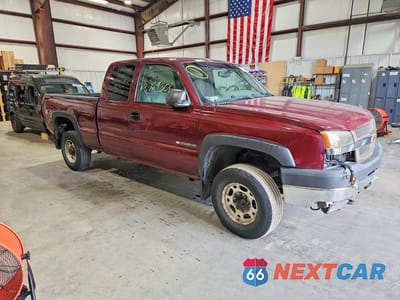 Czwarte zdjęcie samochodu z boku: 2003 CHEVROLET SILVERADO K2500 HEAVY DUTY VIN:1GCHK29U73E344625 - miniatura