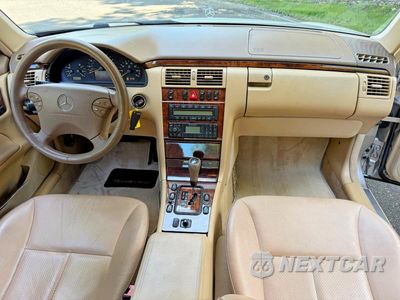 Zdjęcie 9 z 10 samochodu: 2000 MERCEDES-BENZ E 430 VIN:WDBJF70J7YB018627 - miniatura