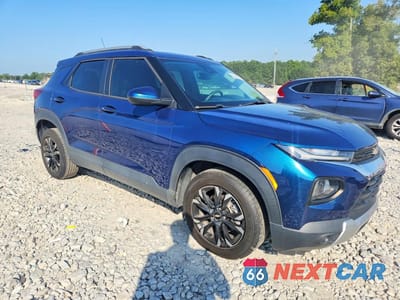 Czwarte zdjęcie samochodu z boku: 2021 CHEVROLET TRAILBLAZER LT VIN:KL79MPSL1MB068388 - miniatura