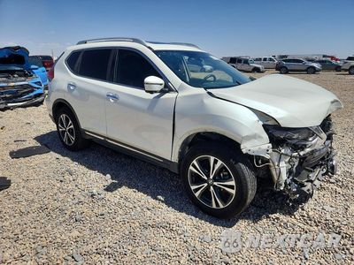 Czwarte zdjęcie samochodu z boku: 2017 NISSAN ROGUE SL VIN:5N1AT2MV2HC817361 - miniatura