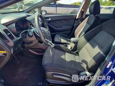 Zdjęcie 7 z 12 samochodu: 2017 KIA FORTE LX VIN:3KPFK4A79HE038613 - miniatura
