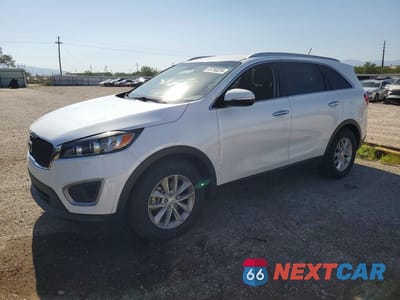 2017 KIA SORENTO LX V6 5XYPG4A5XHG250282 - główne zdjęcie licytacji z USA - miniatura