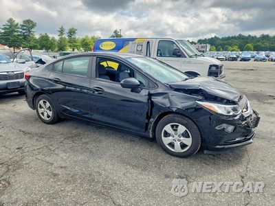 Czwarte zdjęcie samochodu z boku: 2017 CHEVROLET CRUZE LS VIN:1G1BC5SM6H7211003 - miniatura