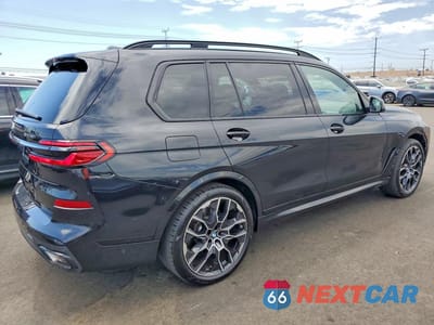 Trzecie zdjęcie samochodu z tyłu: 2025 BMW X7 XDRIVE40I VIN:5UX23EM05S9W26471 - miniatura