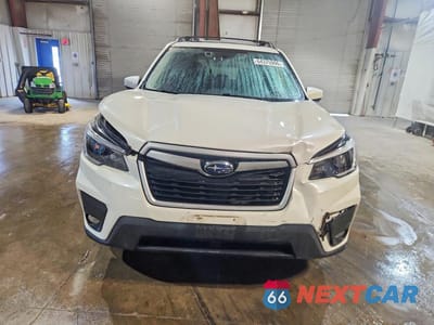 Piąte zdjęcie samochodu w środku: 2021 SUBARU FORESTER PREMIUM VIN:JF2SKAJC2MH589000 - miniatura
