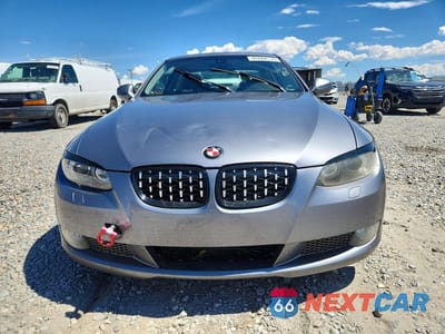 Piąte zdjęcie samochodu w środku: 2010 BMW 335 XI VIN:WBAWC7C5XAE271344 - miniatura
