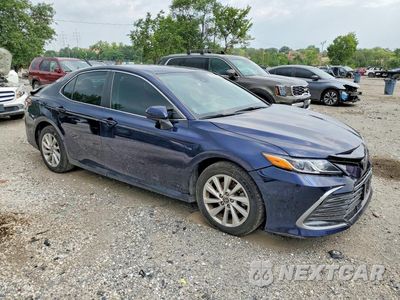 Czwarte zdjęcie samochodu z boku: 2021 TOYOTA CAMRY LE VIN:4T1C11AKXMU422514 - miniatura