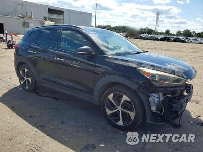 Czwarte zdjęcie samochodu z boku: 2016 HYUNDAI TUCSON LIMITED VIN:KM8J3CA22GU133290 - miniatura
