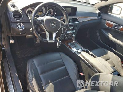 Zdjęcie 8 z 12 samochodu: 2012 MERCEDES-BENZ C 350 VIN:WDDGJ5HB4CF755657 - miniatura