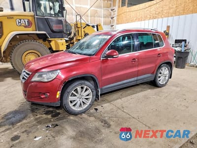 2010 VOLKSWAGEN TIGUAN SE WVGBV7AX1AW003837 - główne zdjęcie licytacji z USA - miniatura