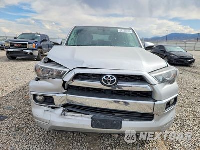 Piąte zdjęcie samochodu w środku: 2017 TOYOTA 4RUNNER LIMITED VIN:JTEBU5JR2H5443879 - miniatura