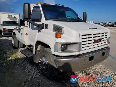 Czwarte zdjęcie samochodu z boku: 2005 GMC C5500 C5C042 VIN:1GDE5C1275F527543 - miniatura