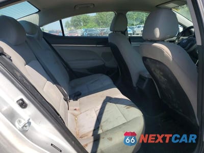 Zdjęcie 10 z 12 samochodu: 2017 HYUNDAI ELANTRA SE VIN:5NPD74LF6HH094968 - miniatura