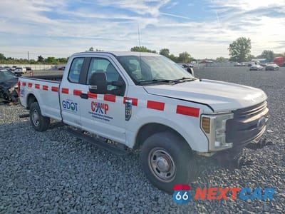 Czwarte zdjęcie samochodu z boku: 2019 FORD F250 SUPER DUTY VIN:1FT7X2A67KEF83732 - miniatura