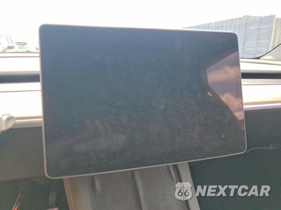 Zdjęcie 9 z 14 samochodu: 2023 TESLA MODEL Y VIN:7SAYGDEF7PF866070 - miniatura