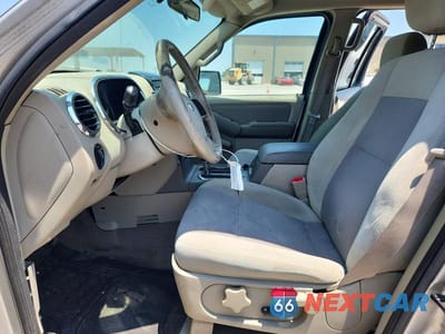 Zdjęcie 7 z 13 samochodu: 2007 FORD EXPLORER XLT VIN:1FMEU63E87UB00026 - miniatura