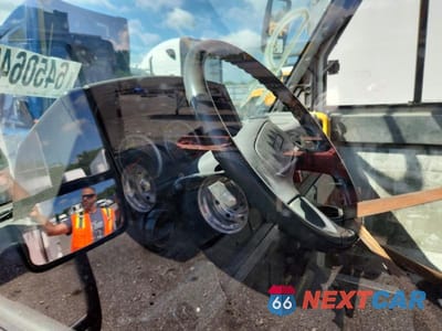 Zdjęcie 9 z 11 samochodu: 2016 ISUZU REACH DELIVERY TRUCK VIN:JALB4T175G7W00006 - miniatura