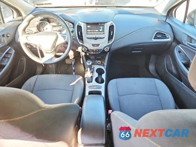 Zdjęcie 8 z 13 samochodu: 2018 CHEVROLET CRUZE LS VIN:1G1BC5SM9J7247211 - miniatura