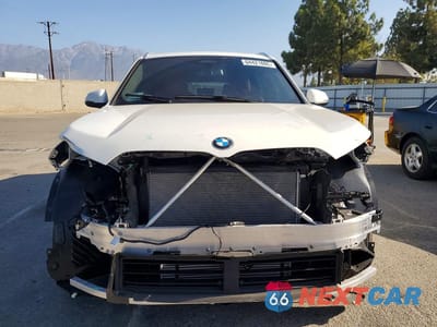 Piąte zdjęcie samochodu w środku: 2025 BMW X1 XDRIVE28I VIN:WBX73EF03S5314227 - miniatura
